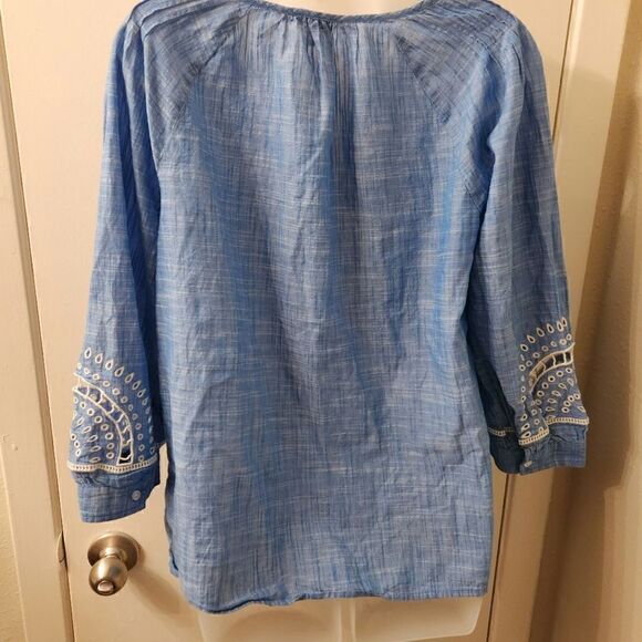 Talbots EMBROIDERED TASSEL TIE TOP size M - Picture 4 of 7